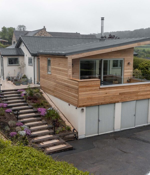 timber+cladding+balcony+front+extension+derbyshire+monopitch+modern+natural+render+cedar+modern+picture+window+lightweight+timber+frame+bungalow